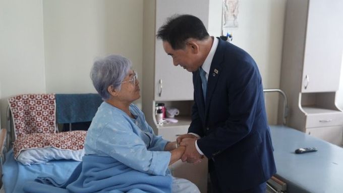 송기섭 진천군수, 추석 연휴 의료기관 찾아 군민 건강 챙겨