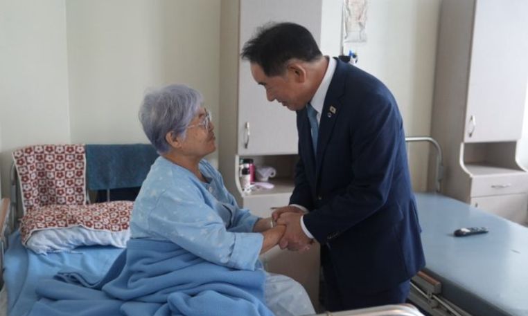 송기섭 진천군수, 추석 연휴 의료기관 찾아 군민 건강 챙겨