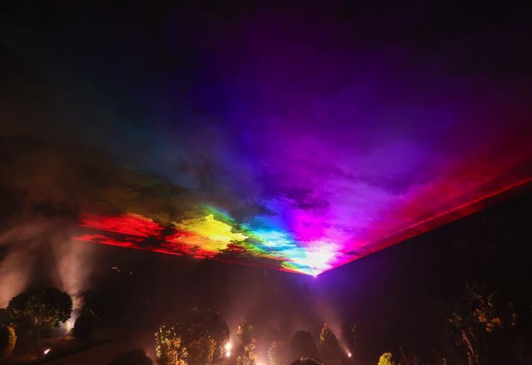 위로는 무지개, 아래로는 안개가 어우러진 무지개·밤이슬 구간 전경