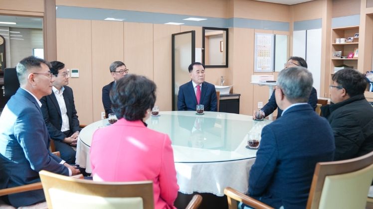 화재 피해 학생 가족에 따뜻한 손길