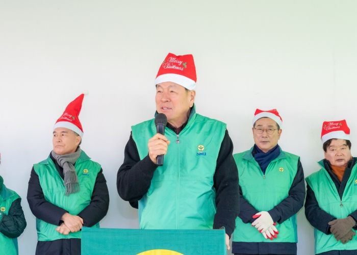 30일 ‘강남구 새마을회 따뜻한 겨울나눔’에서 이호귀 의장이 축사를 하고 있다.