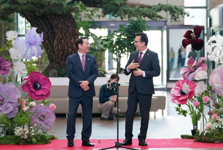 유시장 11일 구청 환대 속 연두방문…