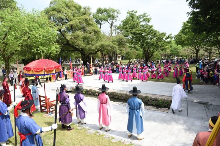 남원시, 설 연휴 맞아‘ 신관사또 부임행차’ 특별공연 선보여(공연사진)