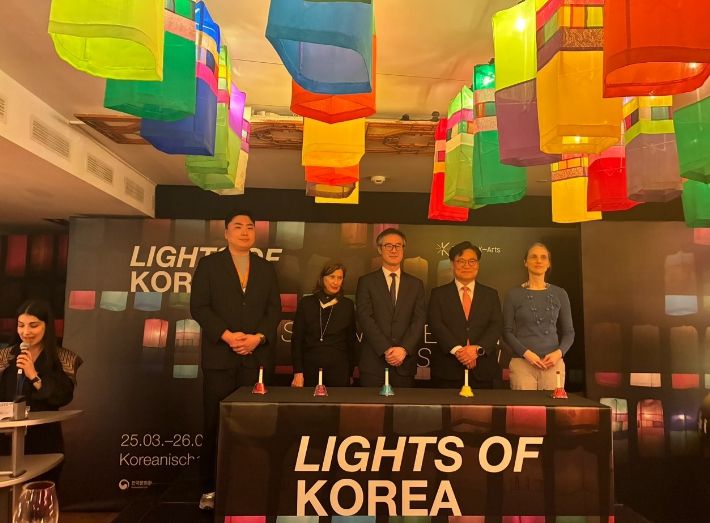 독일 베를린에서 ‘한국의 빛-진주실크등’ 전시 개막… 한국 전통문화 알린다